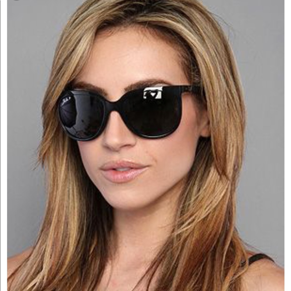 24 hr SALE!! Ray ban cats 1000 sunglasses black